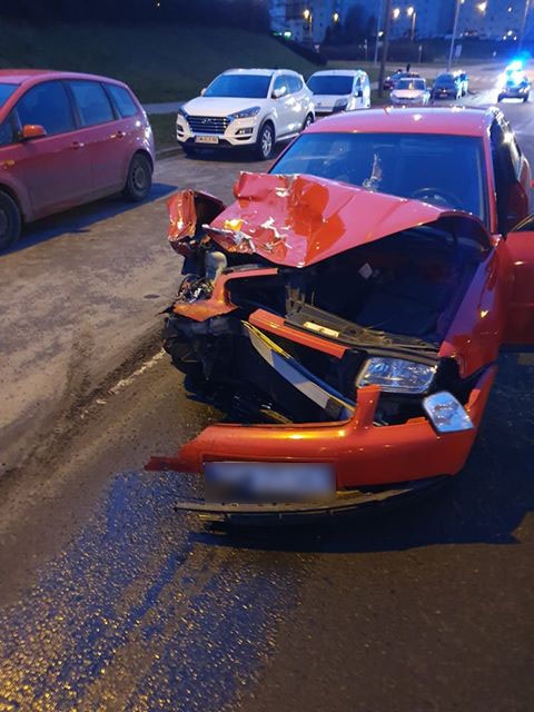 9/10 Roztrzaskane auta na Czartoryskiego