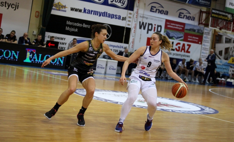 10/26 Akademiczki wygrywają z Widzewem