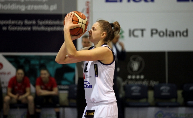 11/26 Akademiczki wygrywają z Widzewem