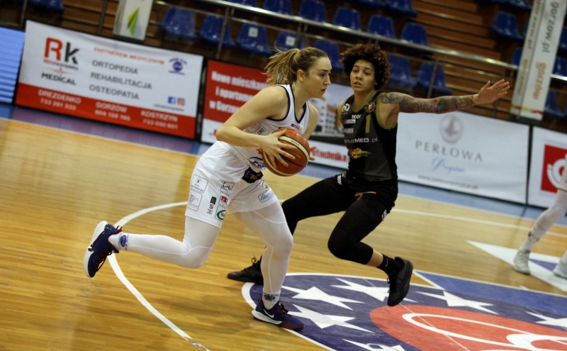 17/26 Akademiczki wygrywają z Widzewem