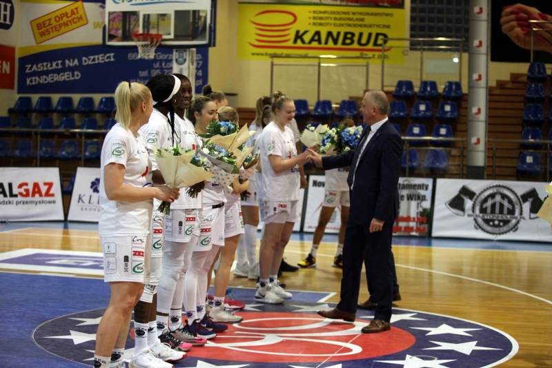 18/26 Akademiczki wygrywają z Widzewem