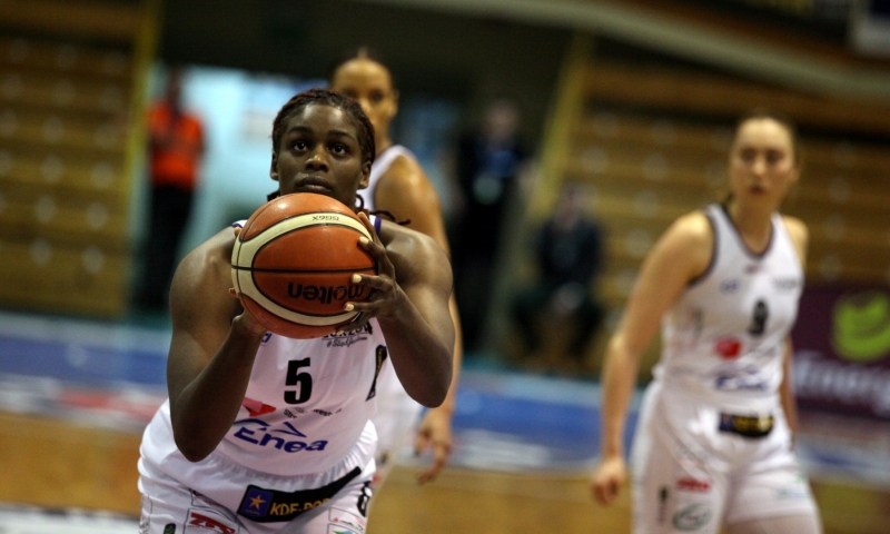 22/26 Akademiczki wygrywają z Widzewem