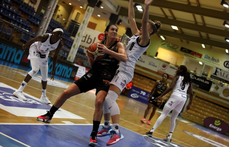 25/26 Akademiczki wygrywają z Widzewem