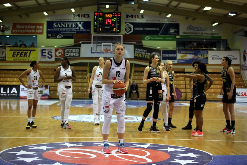 26/26 Akademiczki wygrywają z Widzewem