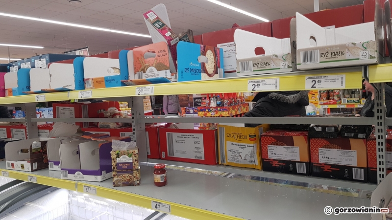 5/7 Puste półki w gorzowskich sklepach