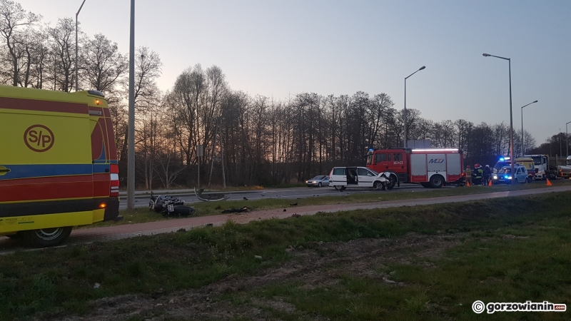 3/5 Wypadek z udziałem motocyklisty i citroena