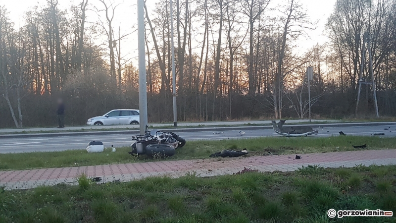 4/5 Wypadek z udziałem motocyklisty i citroena