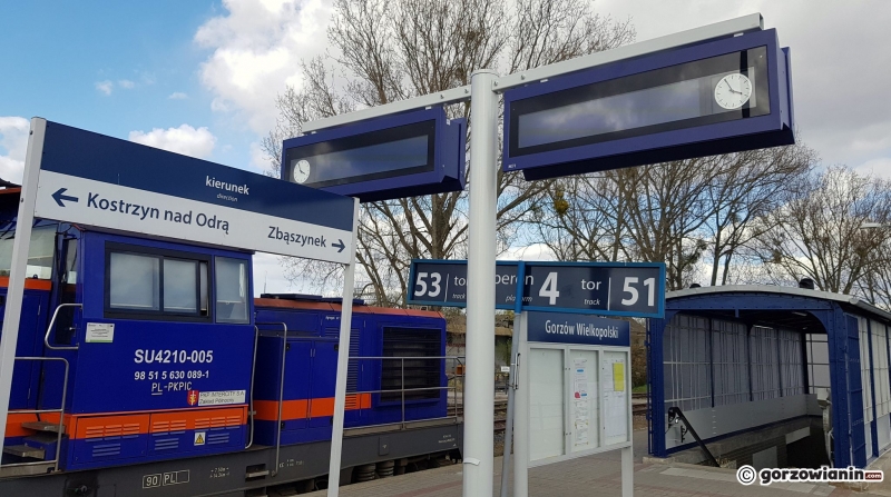 3/7 Elektroniczne wyświetlacze na dworcu w Gorzowie