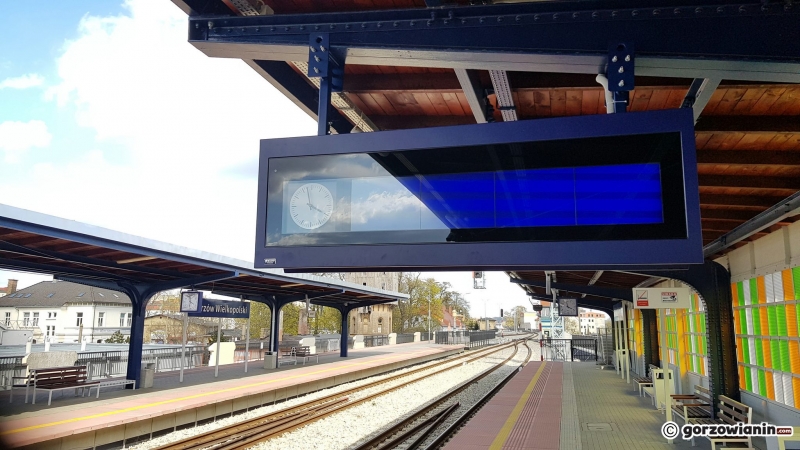 7/7 Elektroniczne wyświetlacze na dworcu w Gorzowie