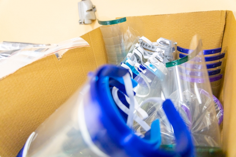 7/11 Miejski magazyn pełen środków ochrony osobistej