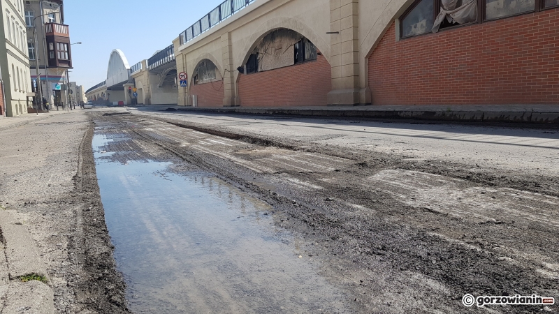 3/9 Ruszyły prace przy Spichrzowej