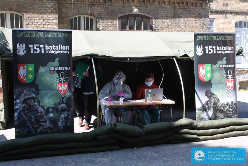 4/12 Punkt drive thru w szpitalu zakaźnym w Gorzowie