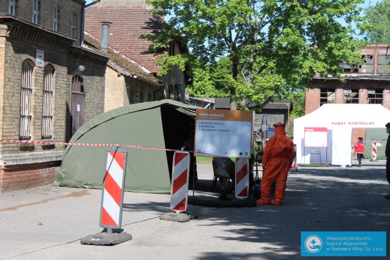 11/12 Punkt drive thru w szpitalu zakaźnym w Gorzowie