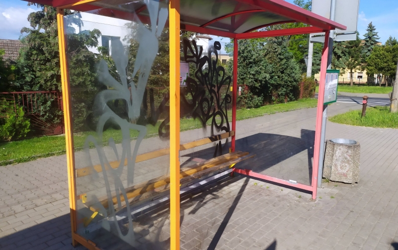 3/11 Czyszczenie wiat przystankowych na Zakanalu