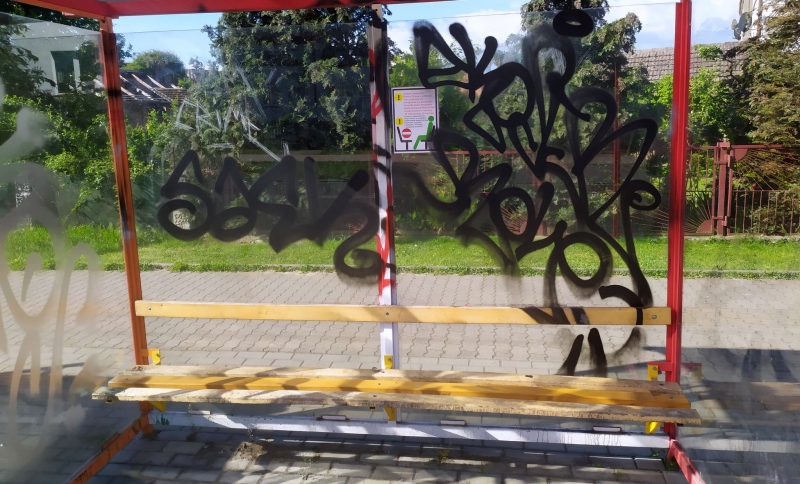 11/11 Czyszczenie wiat przystankowych na Zakanalu