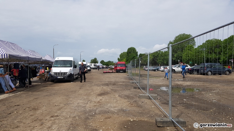 5/14 Tłumy na gorzowskiej giełdzie