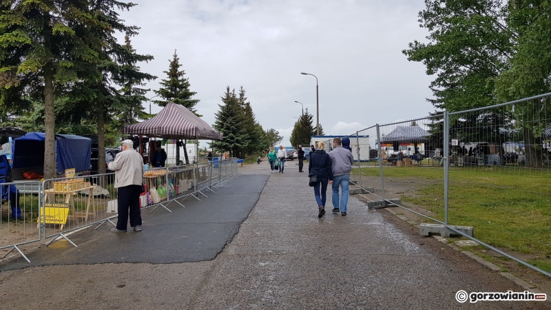 6/14 Tłumy na gorzowskiej giełdzie
