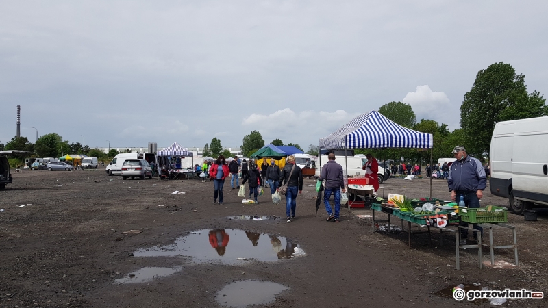 7/14 Tłumy na gorzowskiej giełdzie