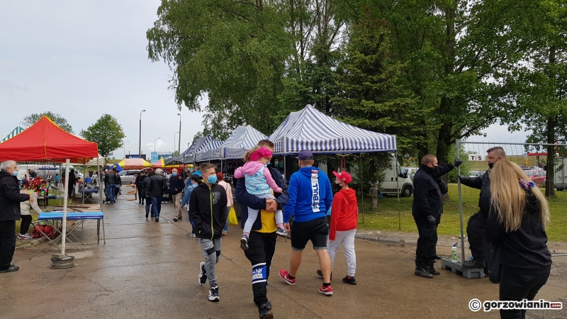 11/14 Tłumy na gorzowskiej giełdzie