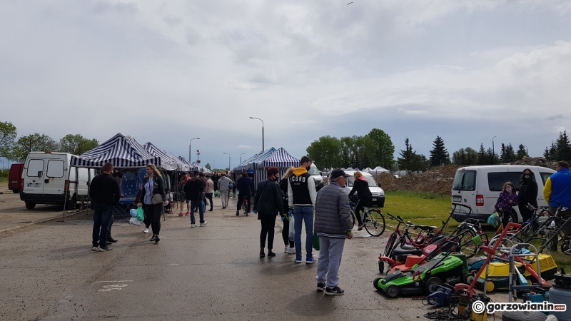 12/14 Tłumy na gorzowskiej giełdzie