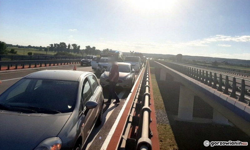 3/4 Zderzenie pięciu samochodów na S3