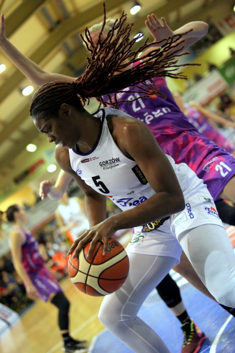 6/7 Cheridene Green w akcji