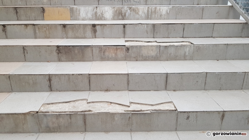 4/11 Zdewastowane przejście podziemne przy ul. Piłsudskiego