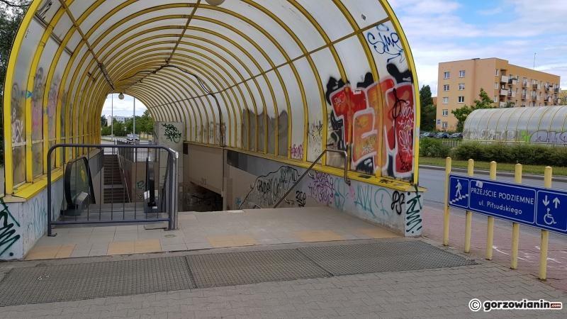 7/11 Zdewastowane przejście podziemne przy ul. Piłsudskiego