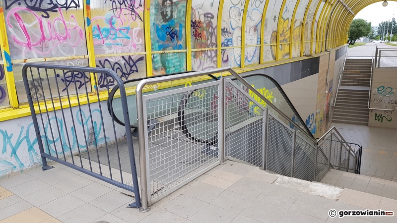 11/11 Zdewastowane przejście podziemne przy ul. Piłsudskiego