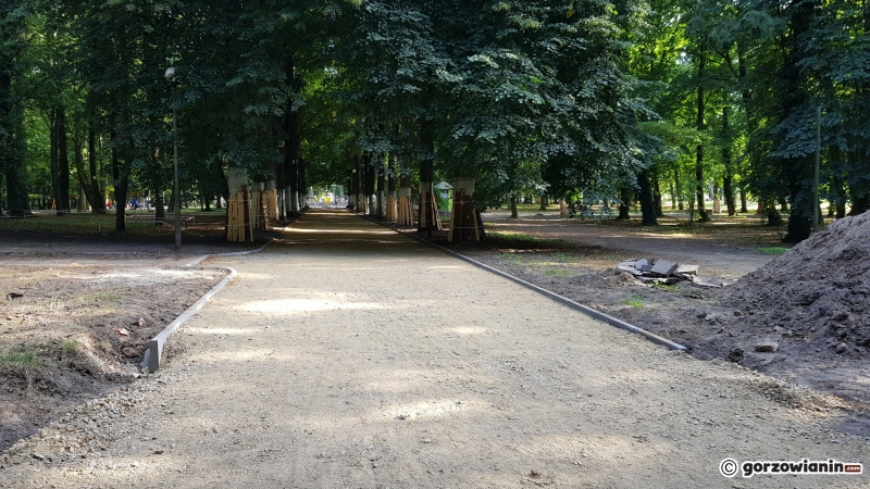 7/10 Trwa rewitalizacja parku Kopernika