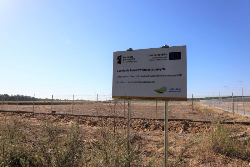 4/7 Budowa salonu samochodów ciężarowych przy Miłej