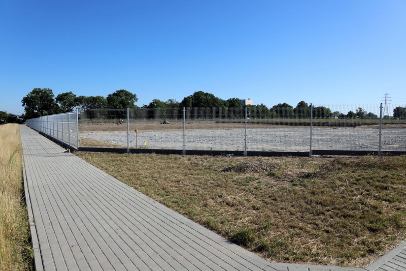 5/7 Budowa salonu samochodów ciężarowych przy Miłej