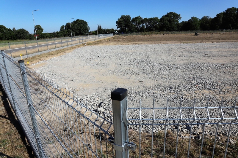 6/7 Budowa salonu samochodów ciężarowych przy Miłej