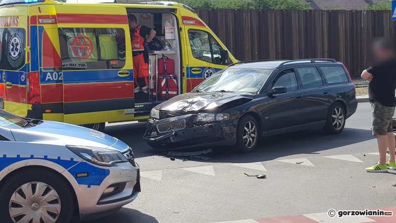 5/6 Czołówka volvo i motocykla