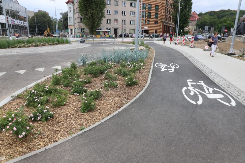 13/24 Ostatnie prace przy ul. Sikorskiego