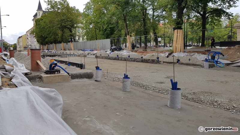 4/11 Budowa torowiska na Chrobrego