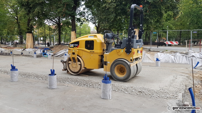 6/11 Budowa torowiska na Chrobrego