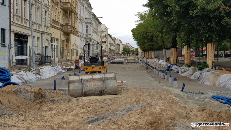 7/11 Budowa torowiska na Chrobrego