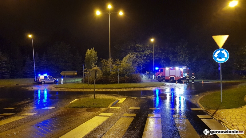 6/6 Kierowca mazdy rozbił się na słupie