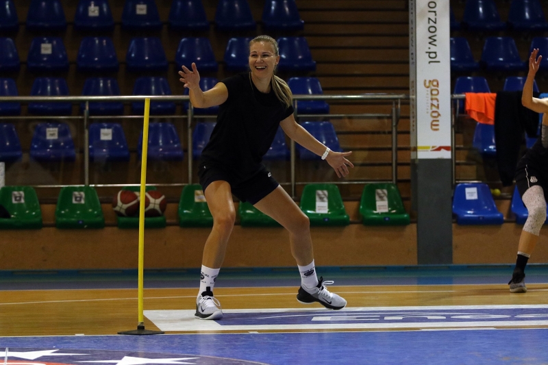 3/13 Pierwszy trening koszykarek