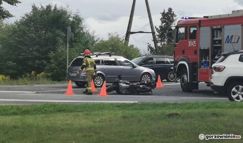 2/6 Wypadek z udziałem motocykla i mercedesa