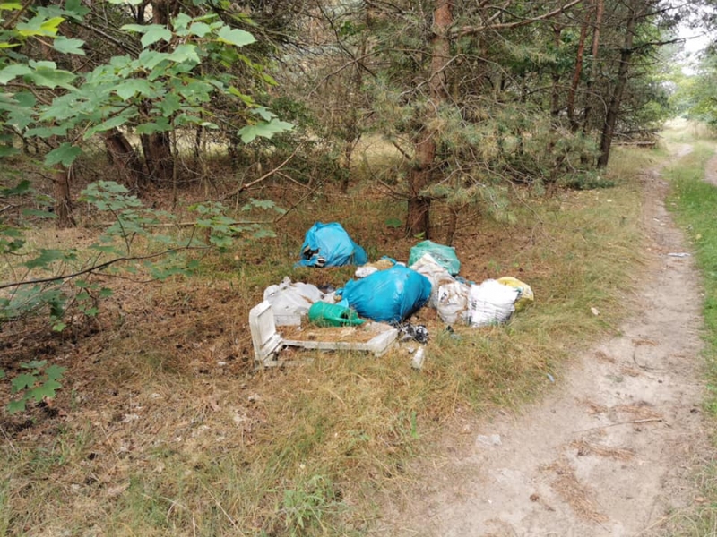 6/7 Śmieci na byłym poligonie przy Słowiańskiej