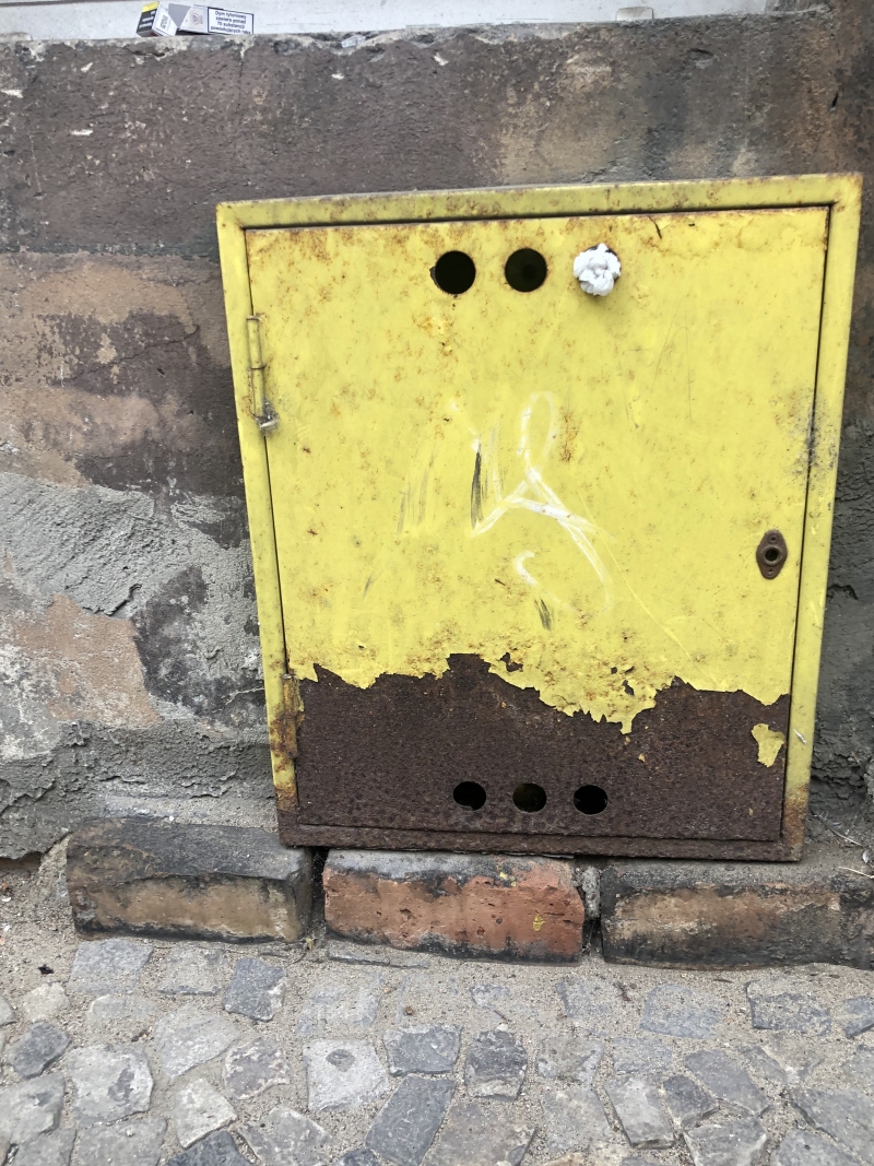 10/10 Zniszczone skrzynki gazowe