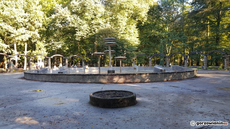 20/22 Tak zmienia się park Kopernika