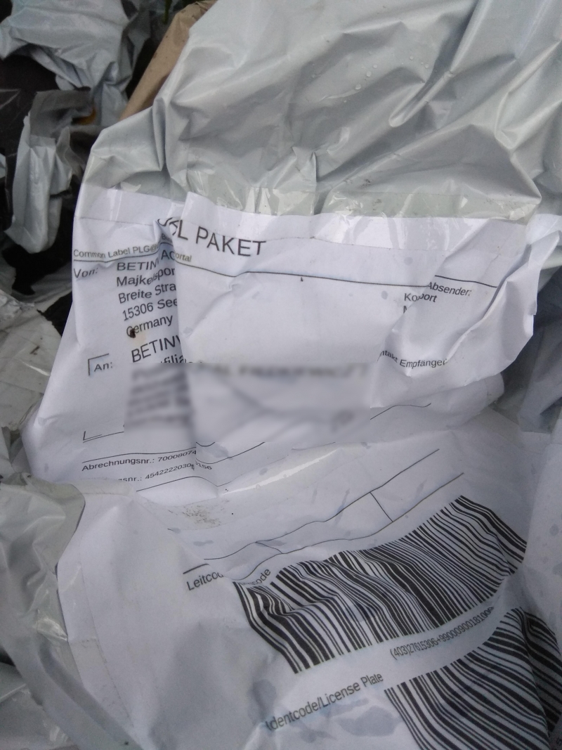 3/7 Zaśmiecony park przy Walczaka