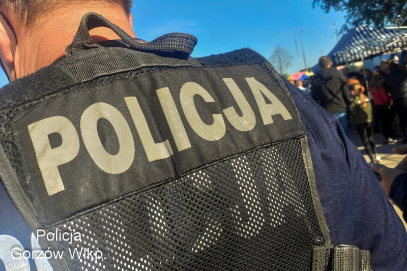 10/12 Bez maseczek na giełdzie. Posypały się mandaty