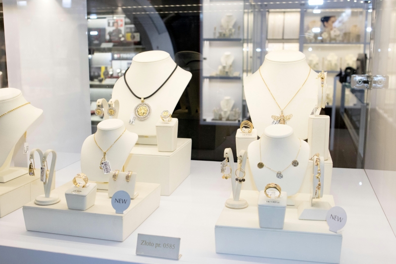 10/15 Salon Jubilerski Magar