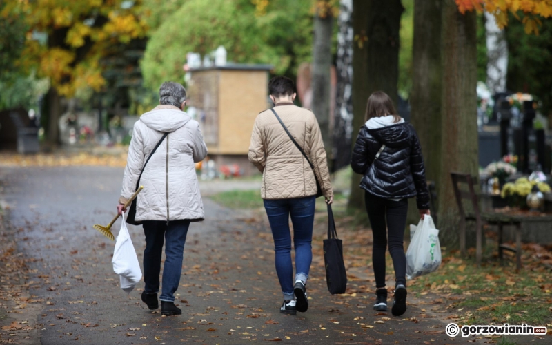 5/24 Porządki na cmentarzu przed Wszystkimi Świętymi