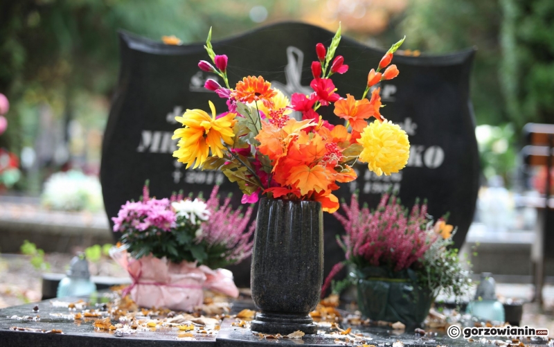 11/24 Porządki na cmentarzu przed Wszystkimi Świętymi