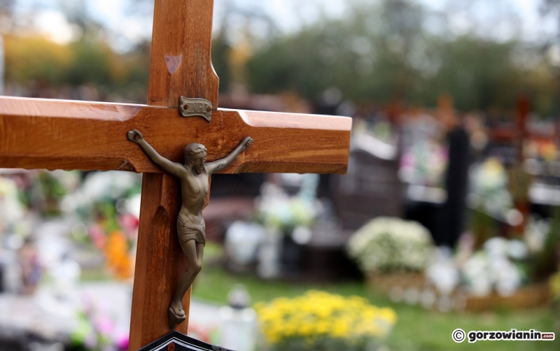 14/24 Porządki na cmentarzu przed Wszystkimi Świętymi